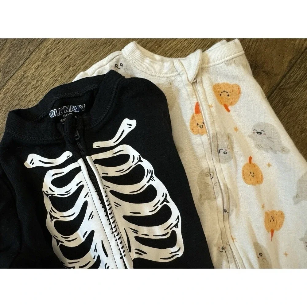 Old Navy Baby Boy Girl Halloween Skeleton Outfit 6/9 Months Sleeper 2 Way Zipper